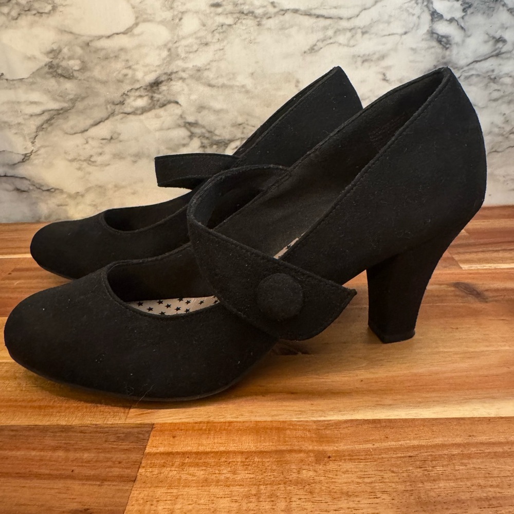 American Eagle Black Mary Jane Block Heels